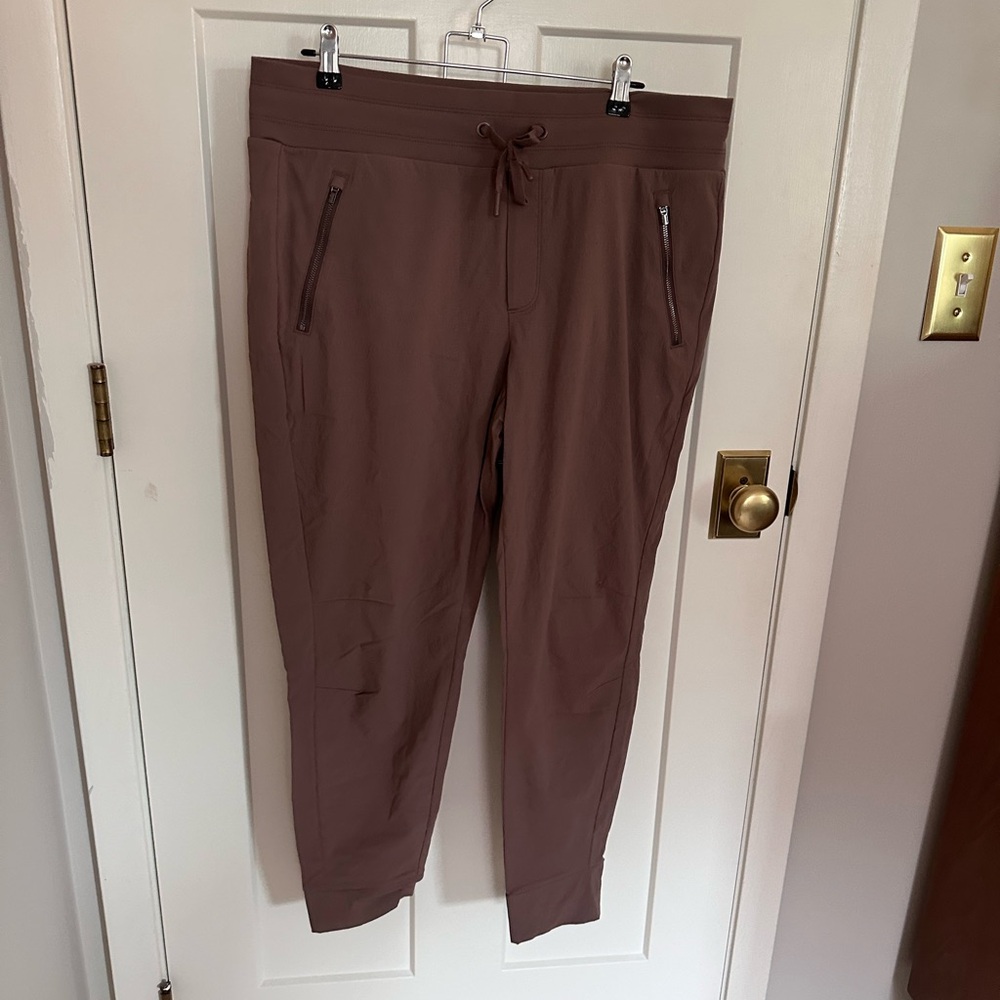 Athleta Trekkie North Jogger Mauve- 14